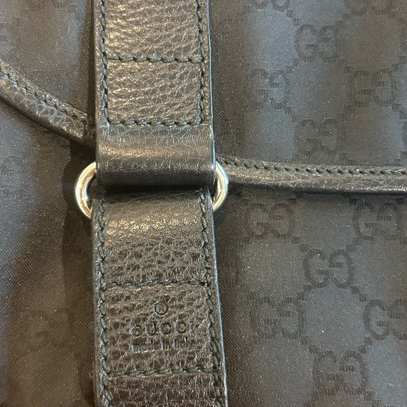 Gucci crossbody or bumbag - Picture 3 of 8